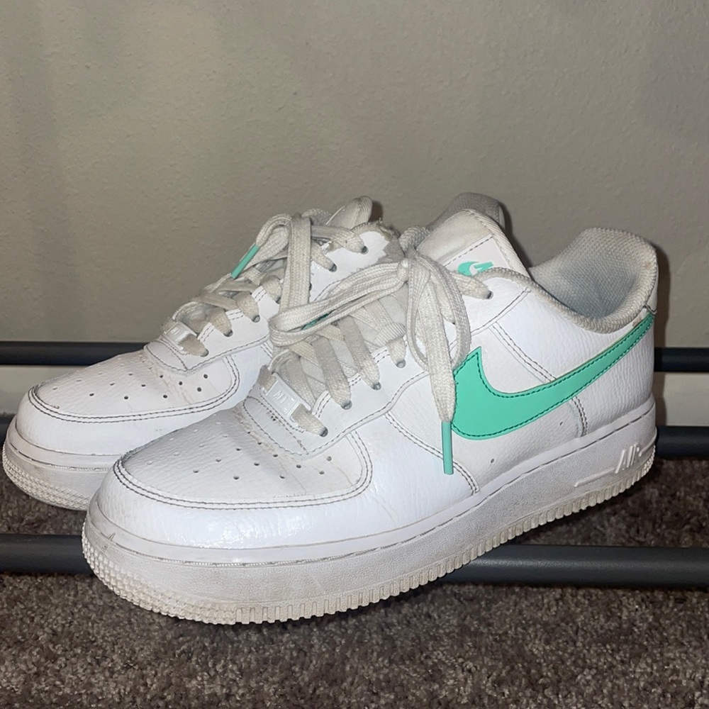 Women’s size 8 Air Force 1s